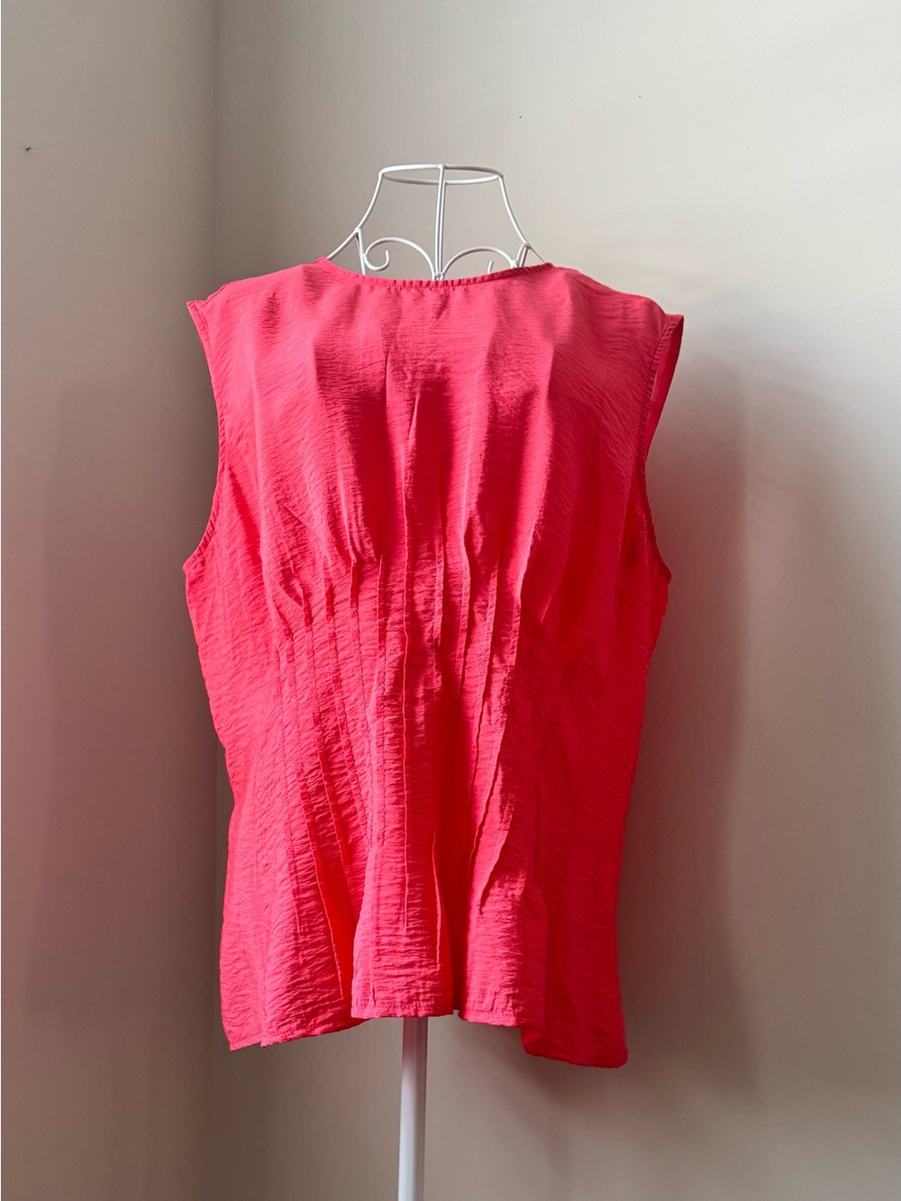 Anthropologie Sleeveless Coral Pink Women's Top - Lightweight Summer Tank size L